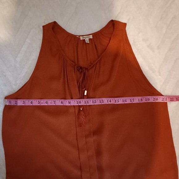 LILY WHITE - Picture 3 of 3